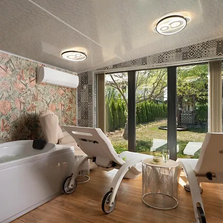 висок клас кътче от рая с басейн, джакузи и *