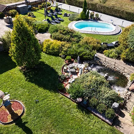 висок клас кътче от рая с басейн, джакузи и Marjan