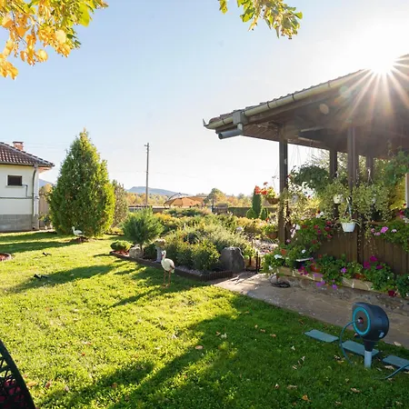 висок клас кътче от рая с басейн, джакузи и Villa *