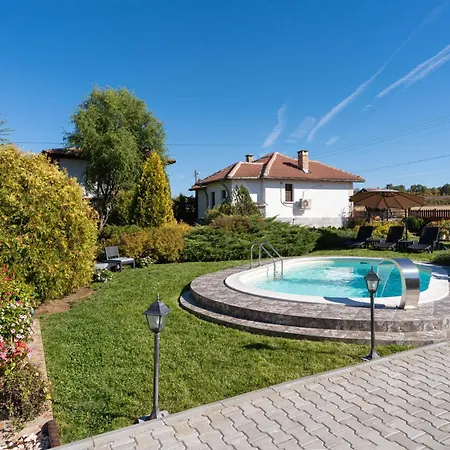 Villa висок клас кътче от рая с басейн, джакузи и *