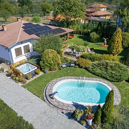 висок клас кътче от рая с басейн, джакузи и Villa Maryan