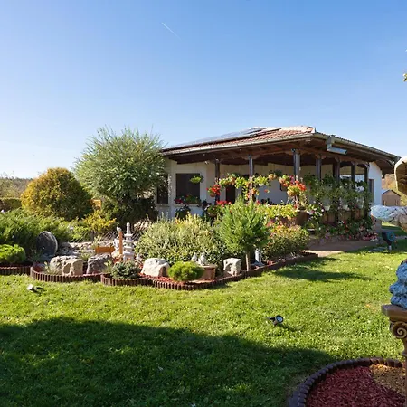 Villa висок клас кътче от рая с басейн, джакузи и *