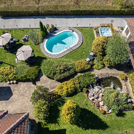 висок клас кътче от рая с басейн, джакузи и * Marjan