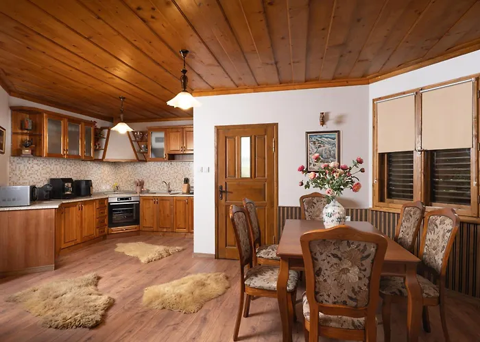 висок клас кътче от рая с басейн, джакузи и Maryan