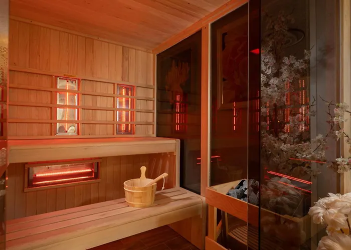 висок клас кътче от рая с басейн, джакузи и Vila *