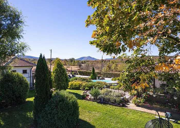 Vila висок клас кътче от рая с басейн, джакузи и