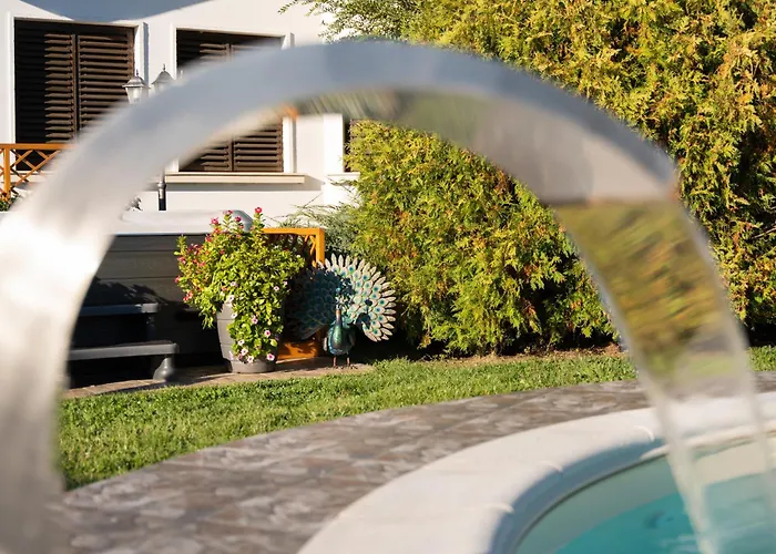 висок клас кътче от рая с басейн, джакузи и *