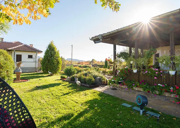 висок клас кътче от рая с басейн, джакузи и Vila *