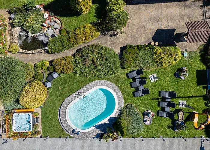 висок клас кътче от рая с басейн, джакузи и Vila Maryan