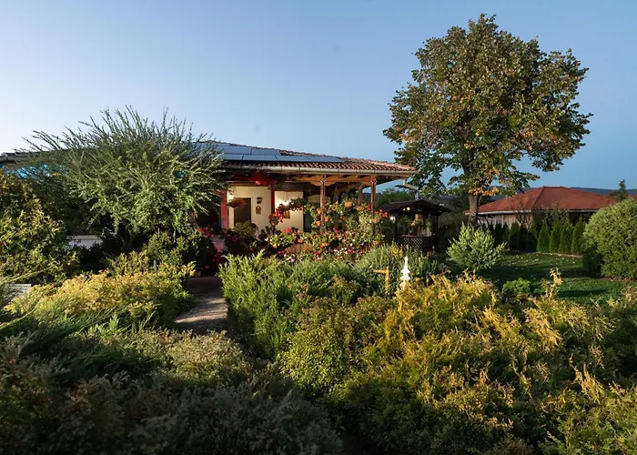 висок клас кътче от рая с басейн, джакузи и Vila