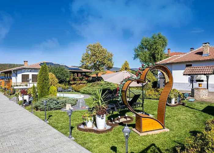 висок клас кътче от рая с басейн, джакузи и Vila