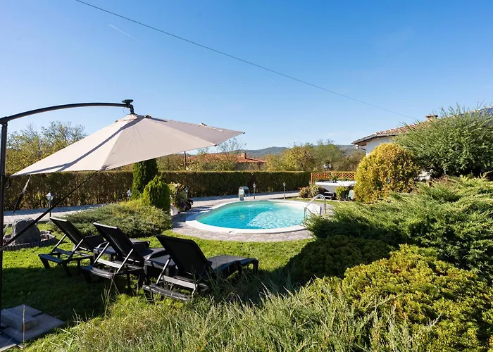 висок клас кътче от рая с басейн, джакузи и Vila Maryan