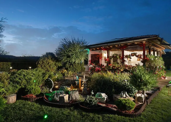 висок клас кътче от рая с басейн, джакузи и Vila Maryan