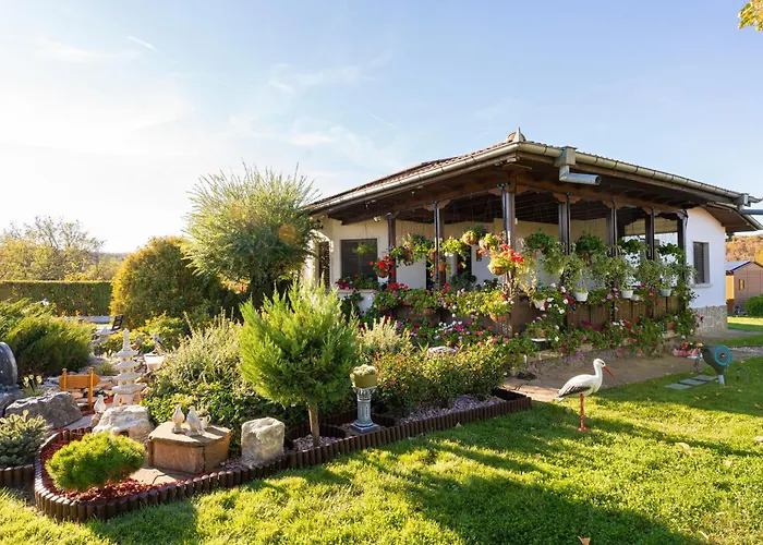 висок клас кътче от рая с басейн, джакузи и Vila Maryan